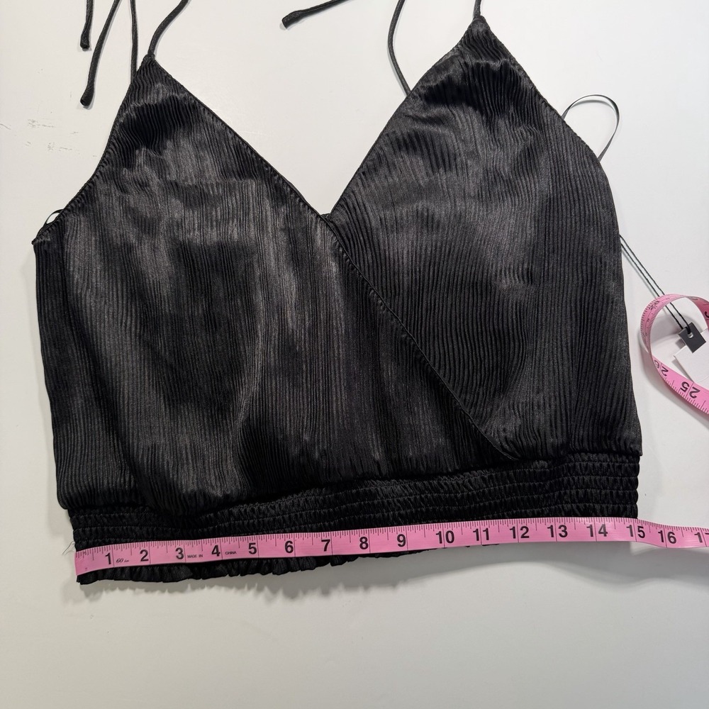 ASTR The Label NWT L  Black Pleated Tie Strap Camisole Cropped Minimalist - Picture 11 of 12